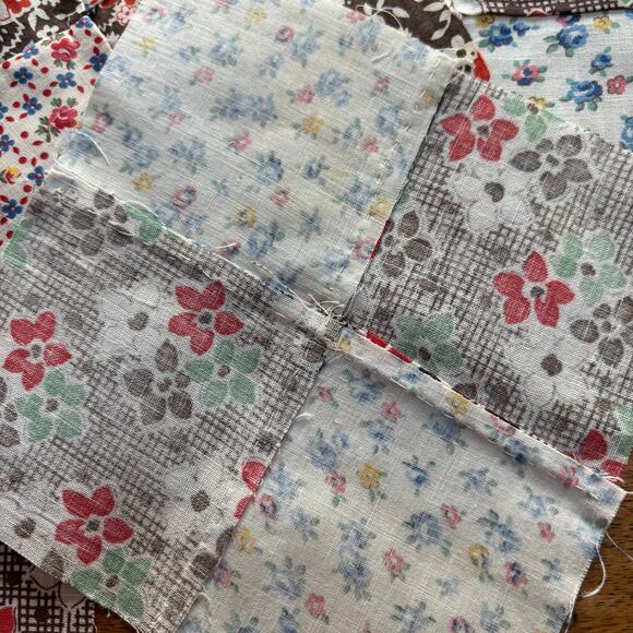 Hand Sewn Patchwork quilt squares or blocks a lot of 13 1940's vintage cotton - Picture 6 of 8